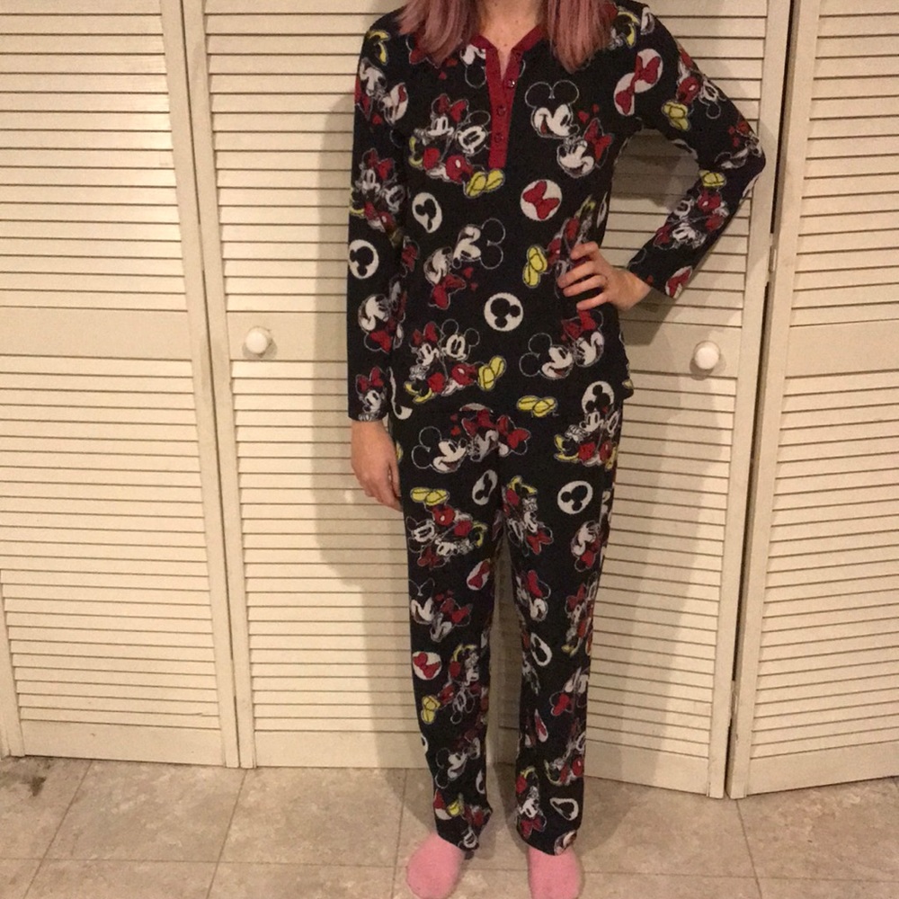 🐭❤️Disney Valentine's-Themed Pajama Set❤️🐭